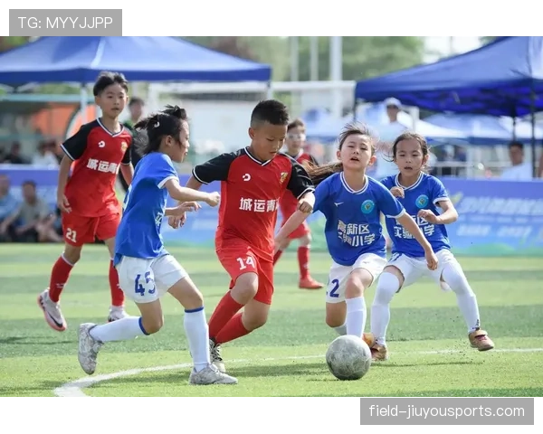 青少年足球规则详解：比赛时间与替换球员的关键判罚标准